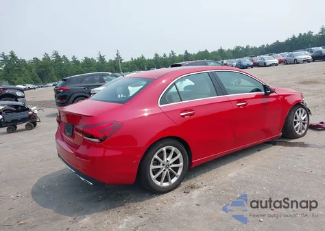 2020 Mercedes-Benz A 220 z USA, uszkodzony, nr VIN WDD3G4EB8LW041090